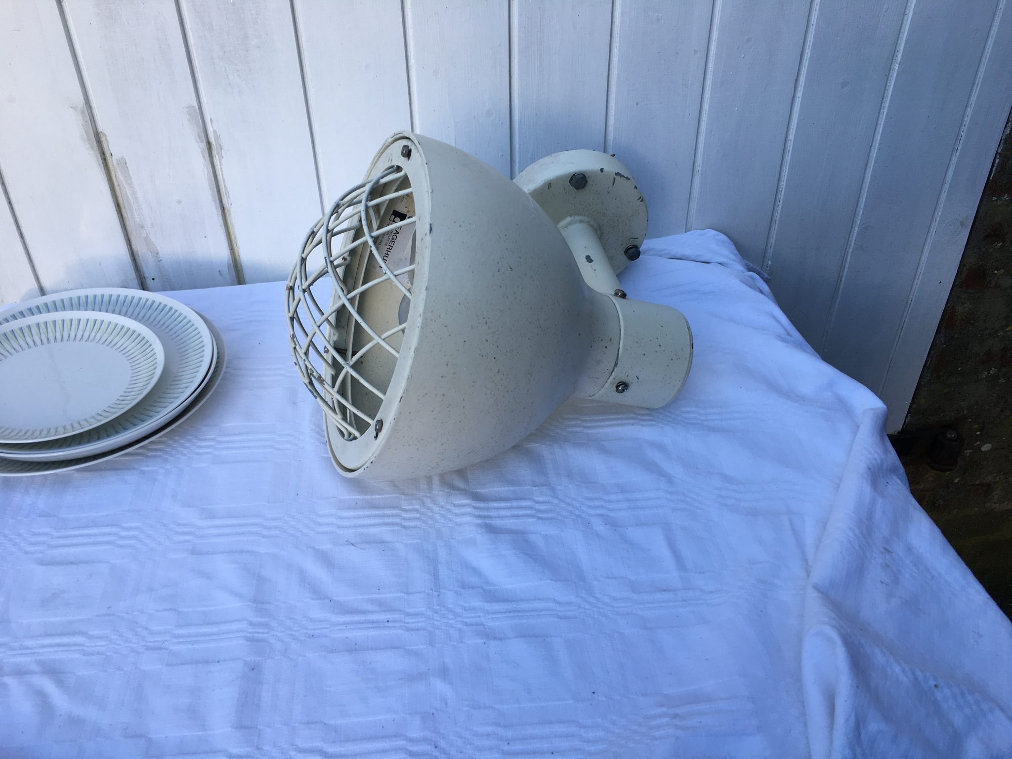 pr. stk 300 kr