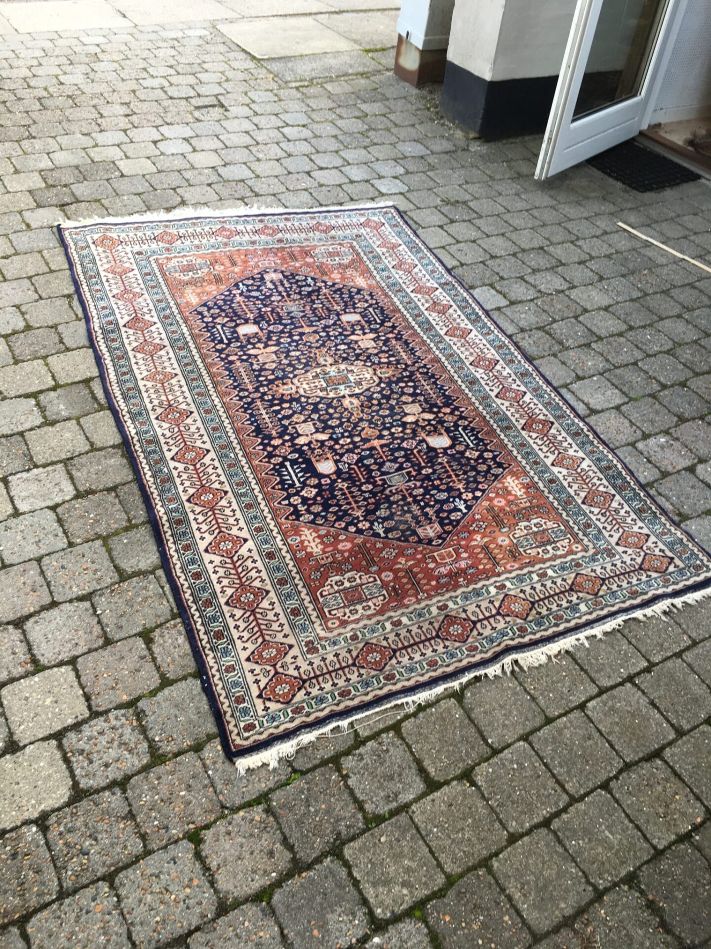 Ægte tæppe, 1,2 x 2,0 m, pris 1000 kr