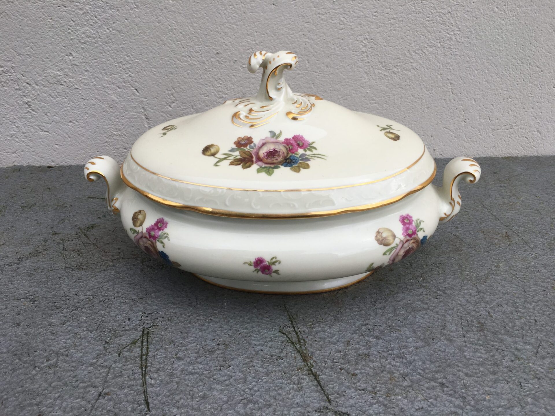 Rosenborg terin 300 kr