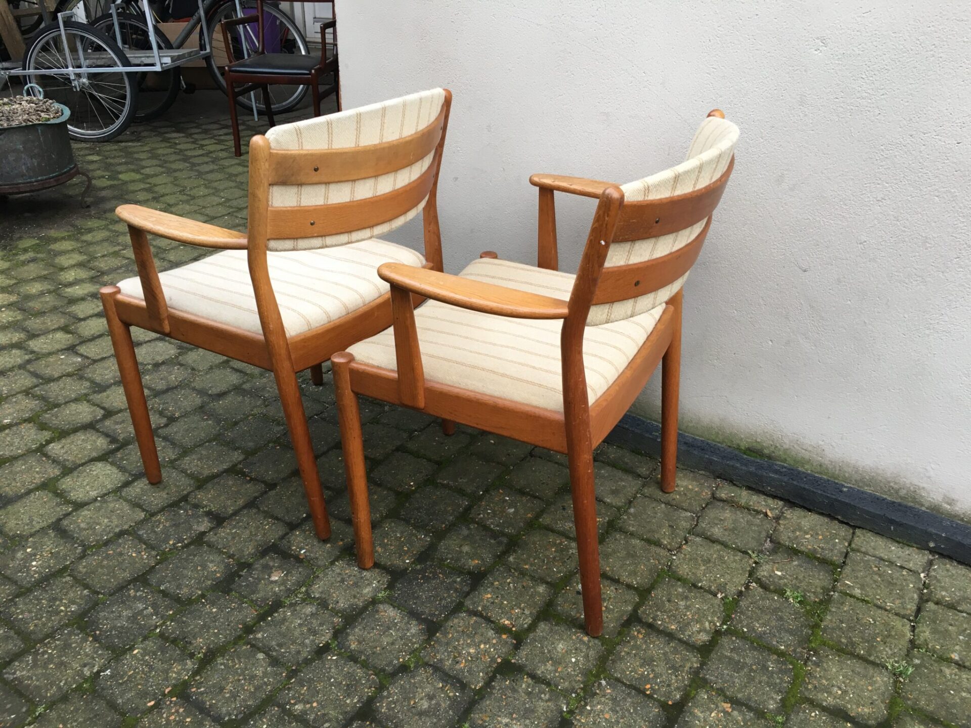 FDB stole; Jørgen Bækmark, pr. stk 250 kr