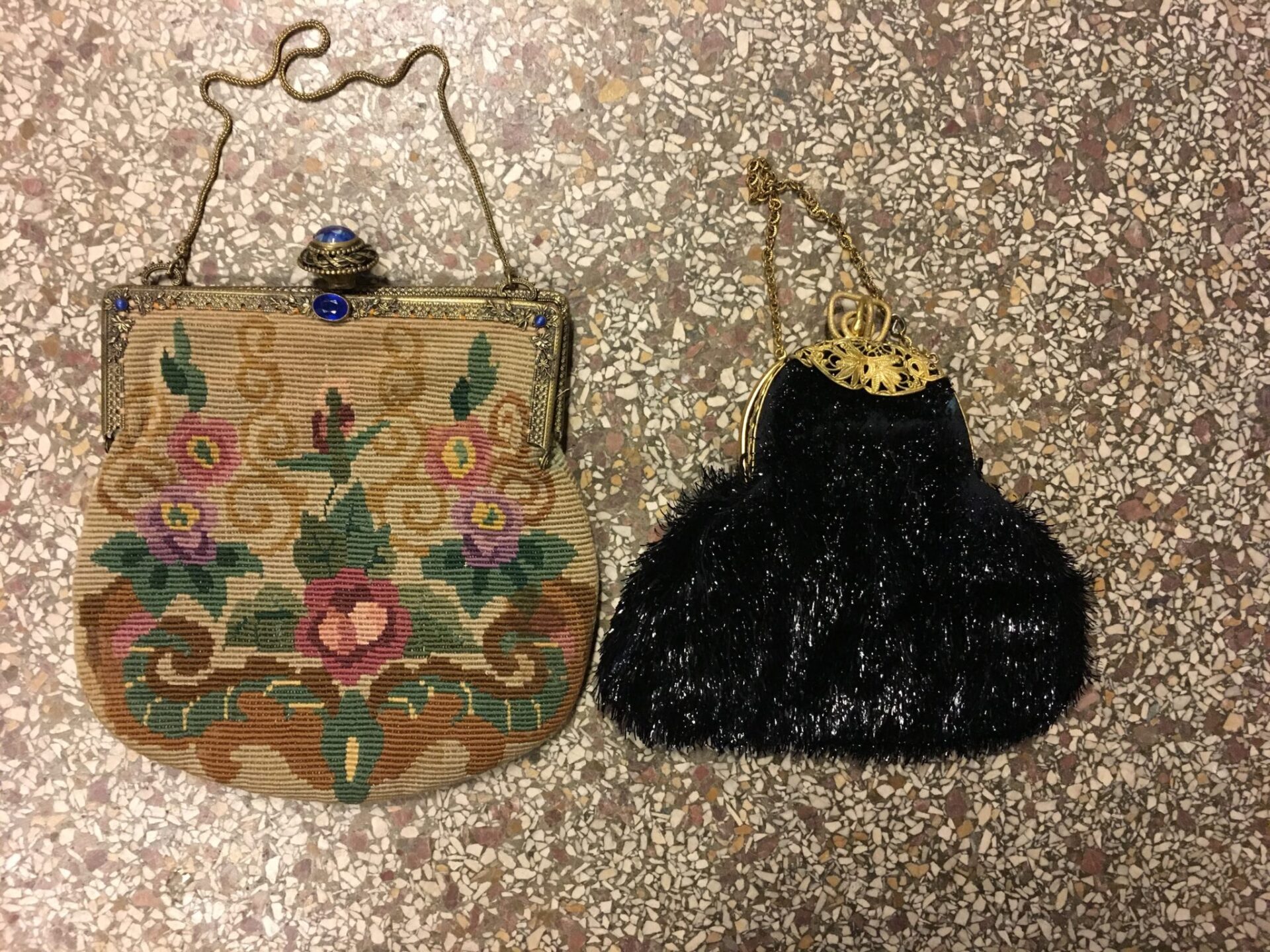 Retro selskabstasker pr. stk 150 kr