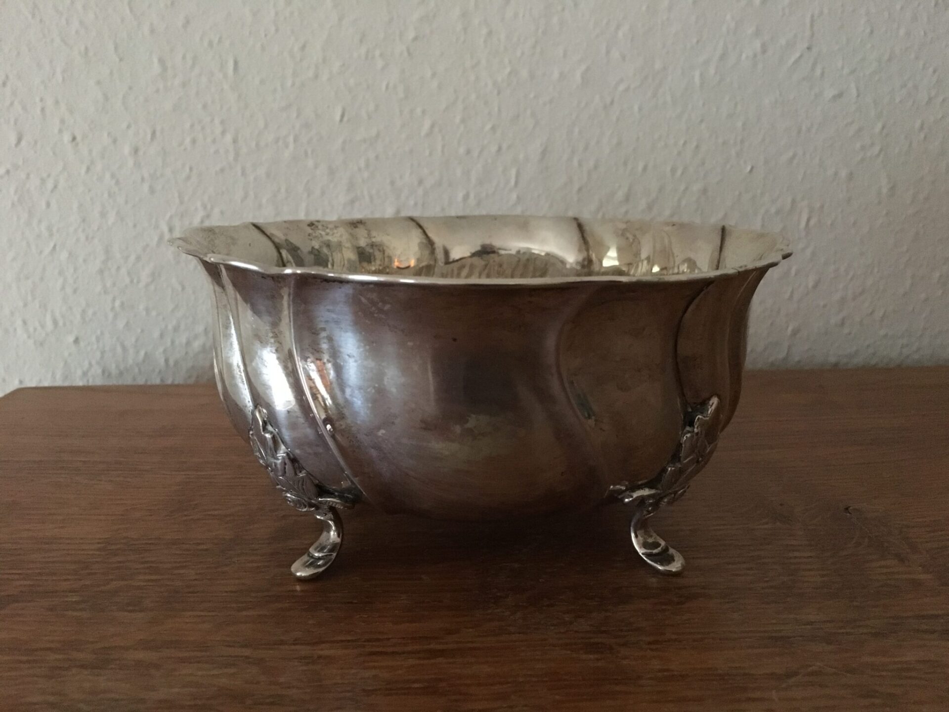 Michelsen, Kongelig Hofjuvelerer, sølvskål fra 1857, pris 2000 kr