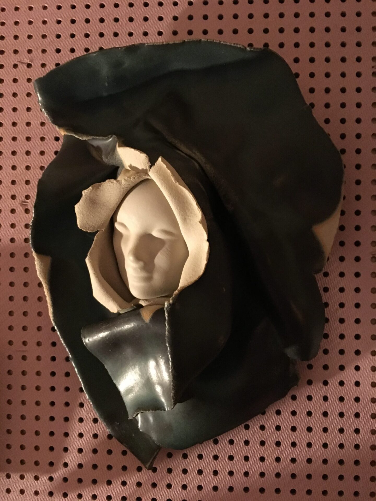 Ivan Boytler, maskeskulptur, keramik, pris 300 kr