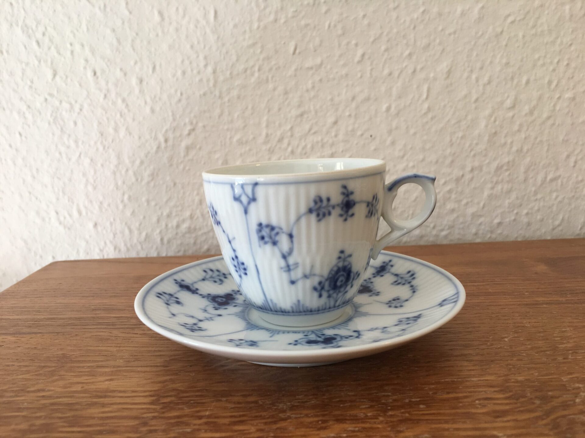 Musselmalet riflet, små kaffekopper nr. 1/80 pris pr. sæt 150 kr (6 sæt på lager)