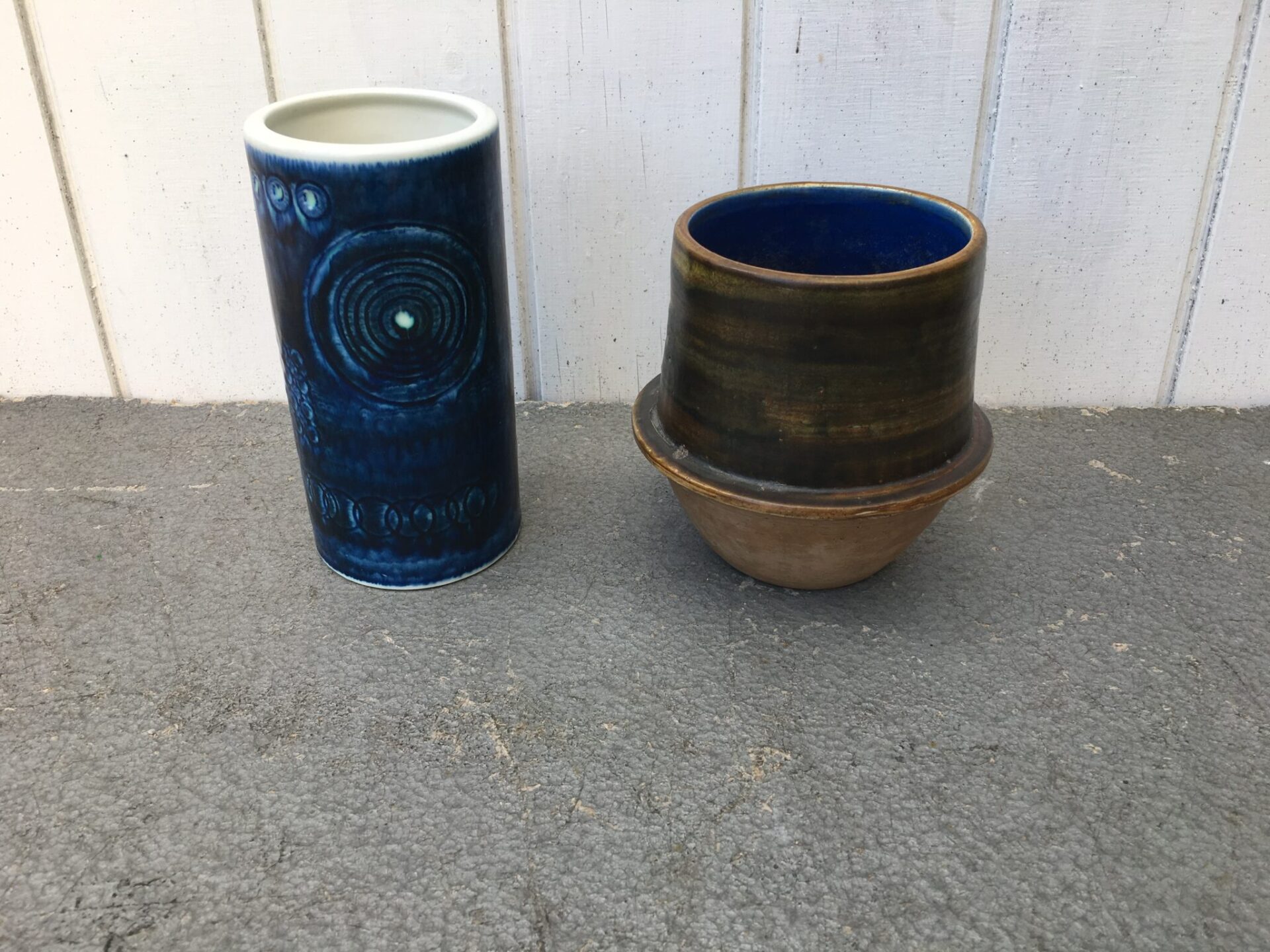 Rørstrand, Sarek, h= 16 cm pris 250 kr, Borik Melfar, h= 13 cm, pris 150 kr