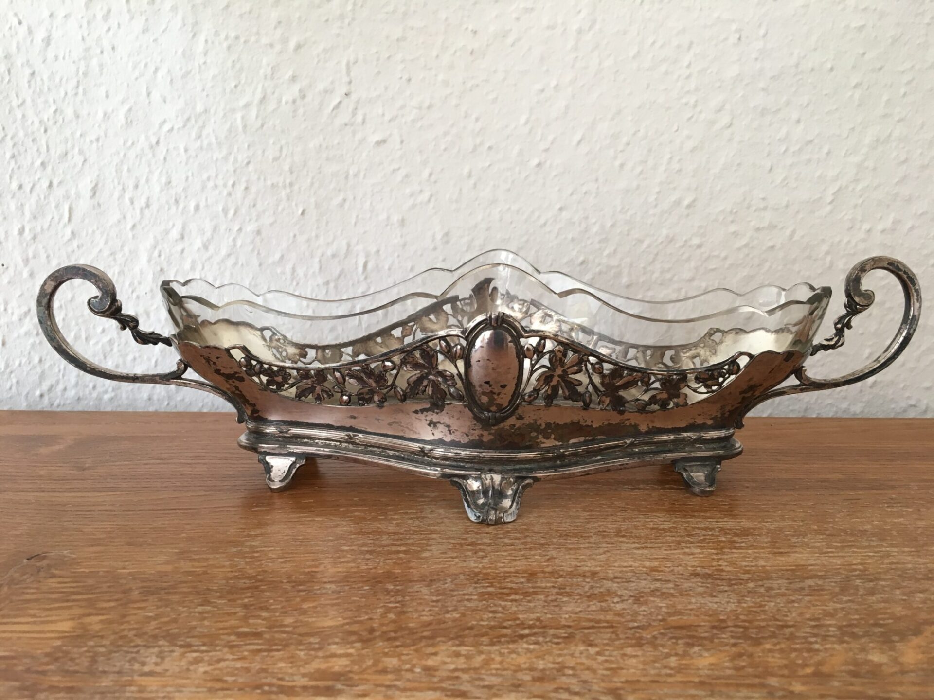 Antik jardiniere, pris 400 kr