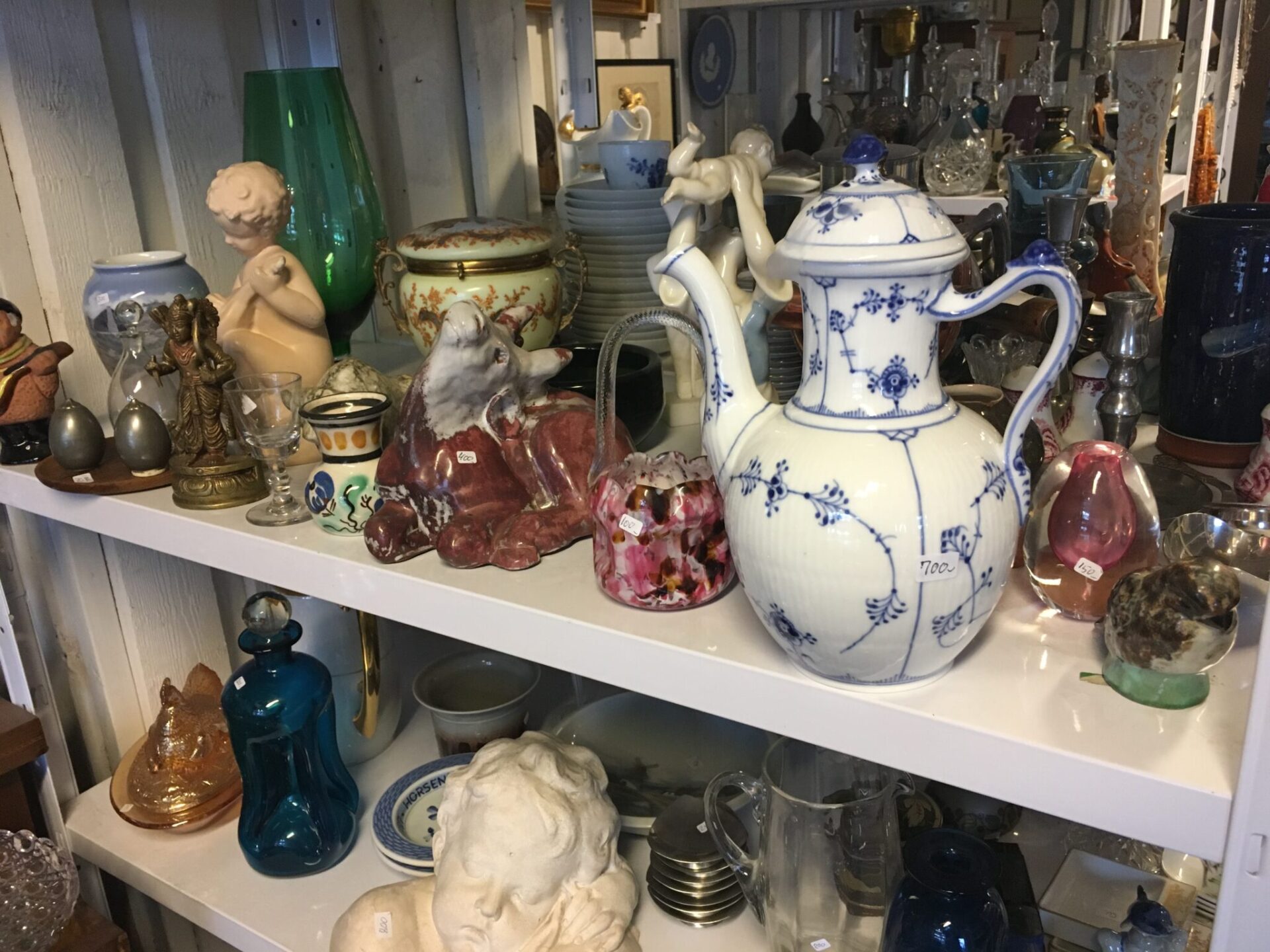 Kongelig Porcelæn, Musselmalet kaffekande nr. 1/48, 1.sortering. Pris 700 kr