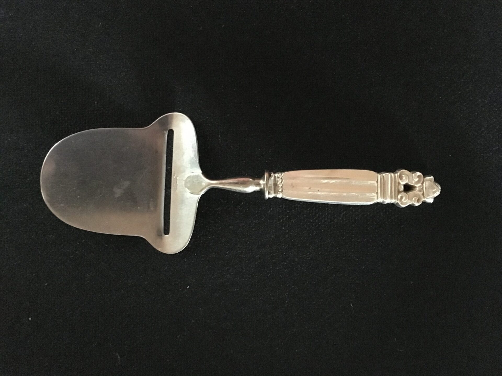 Georg Jensen, Kongemønster, pris 800 kr