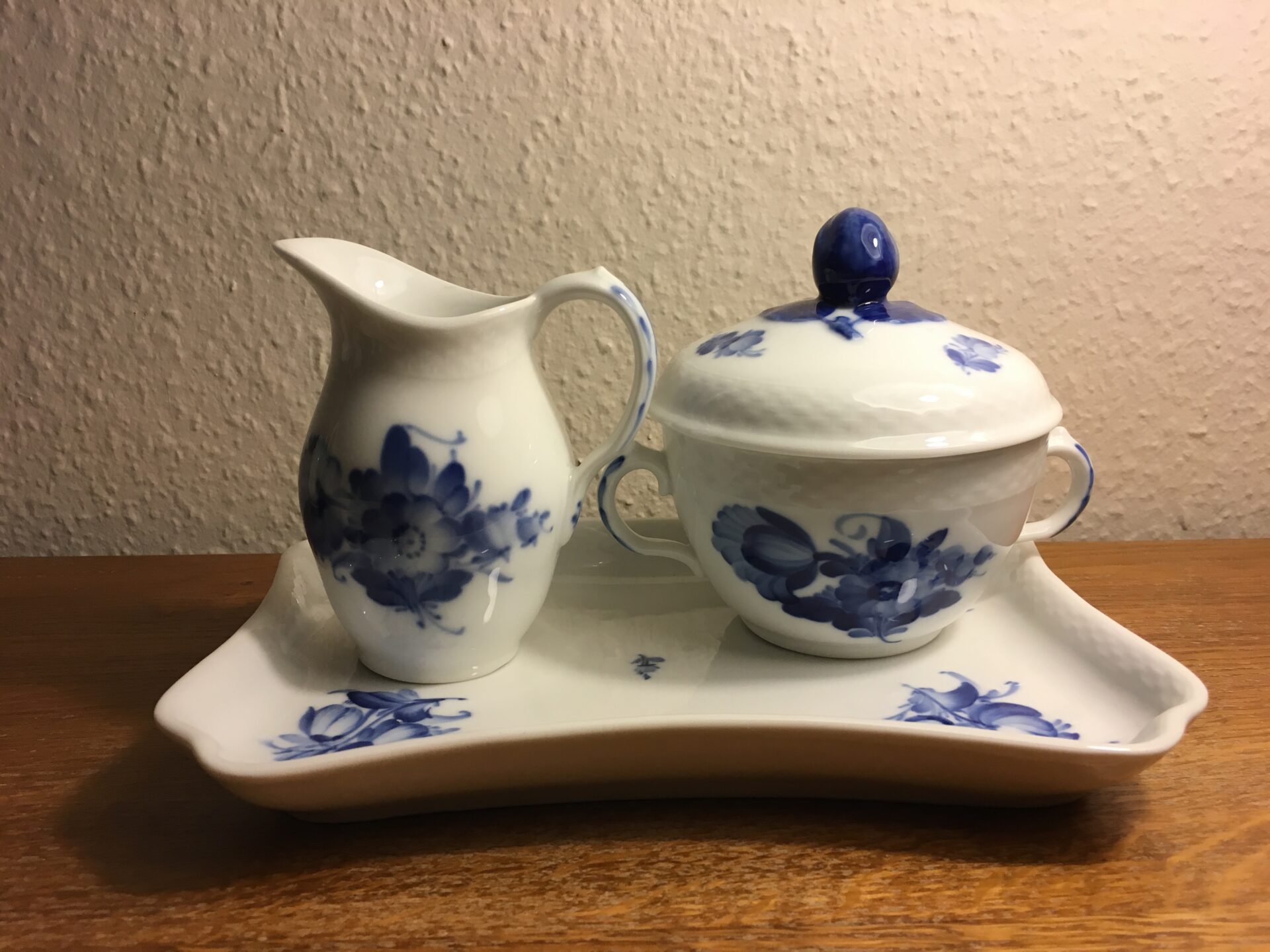 Blå Blomst flet, sukker + fløde + bakke, i alt 500 kr
