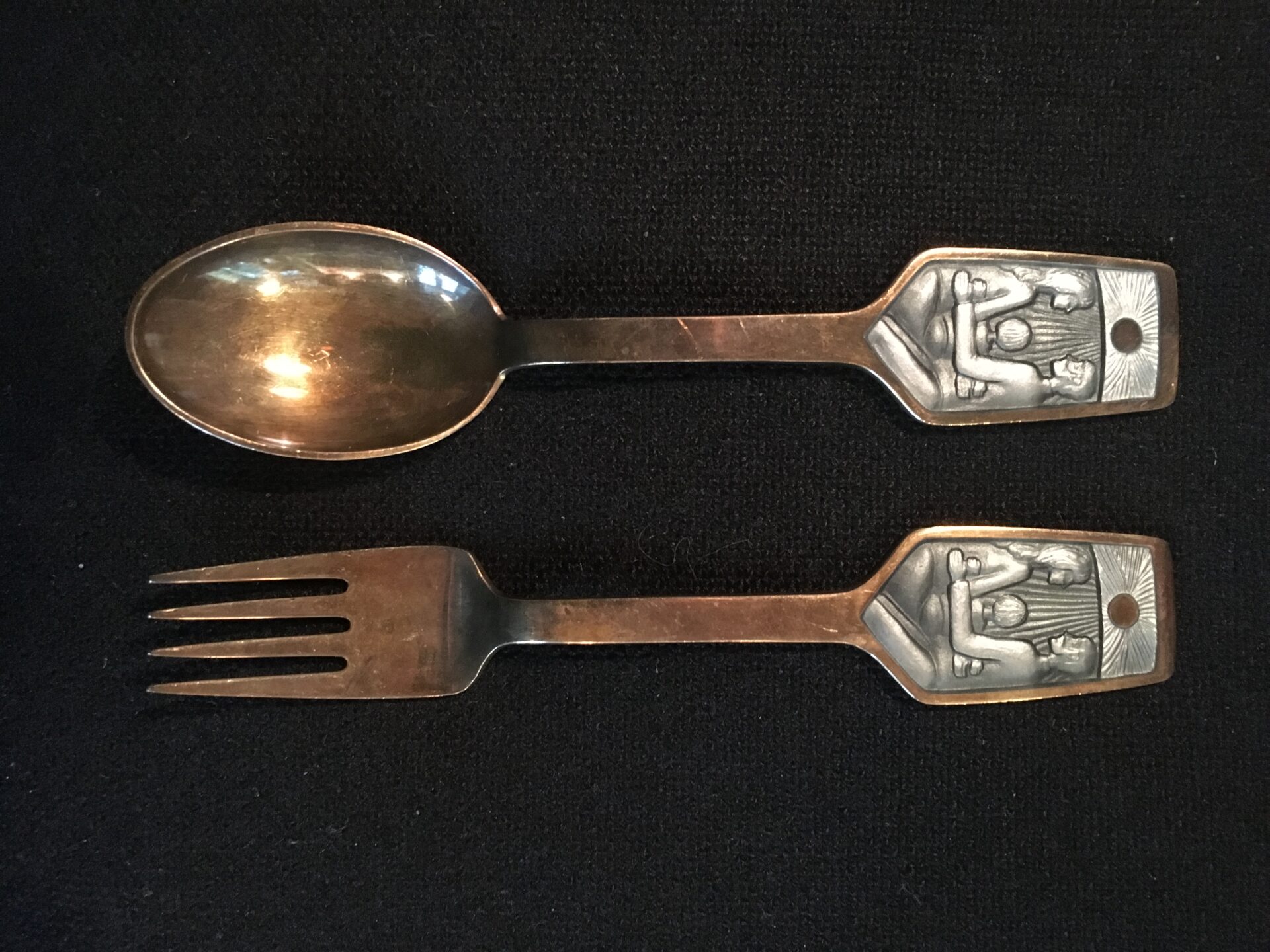 A. Michelse, juleske+gaffel, årg. 73, i alt 500kr (design Ib Spang Olsen)