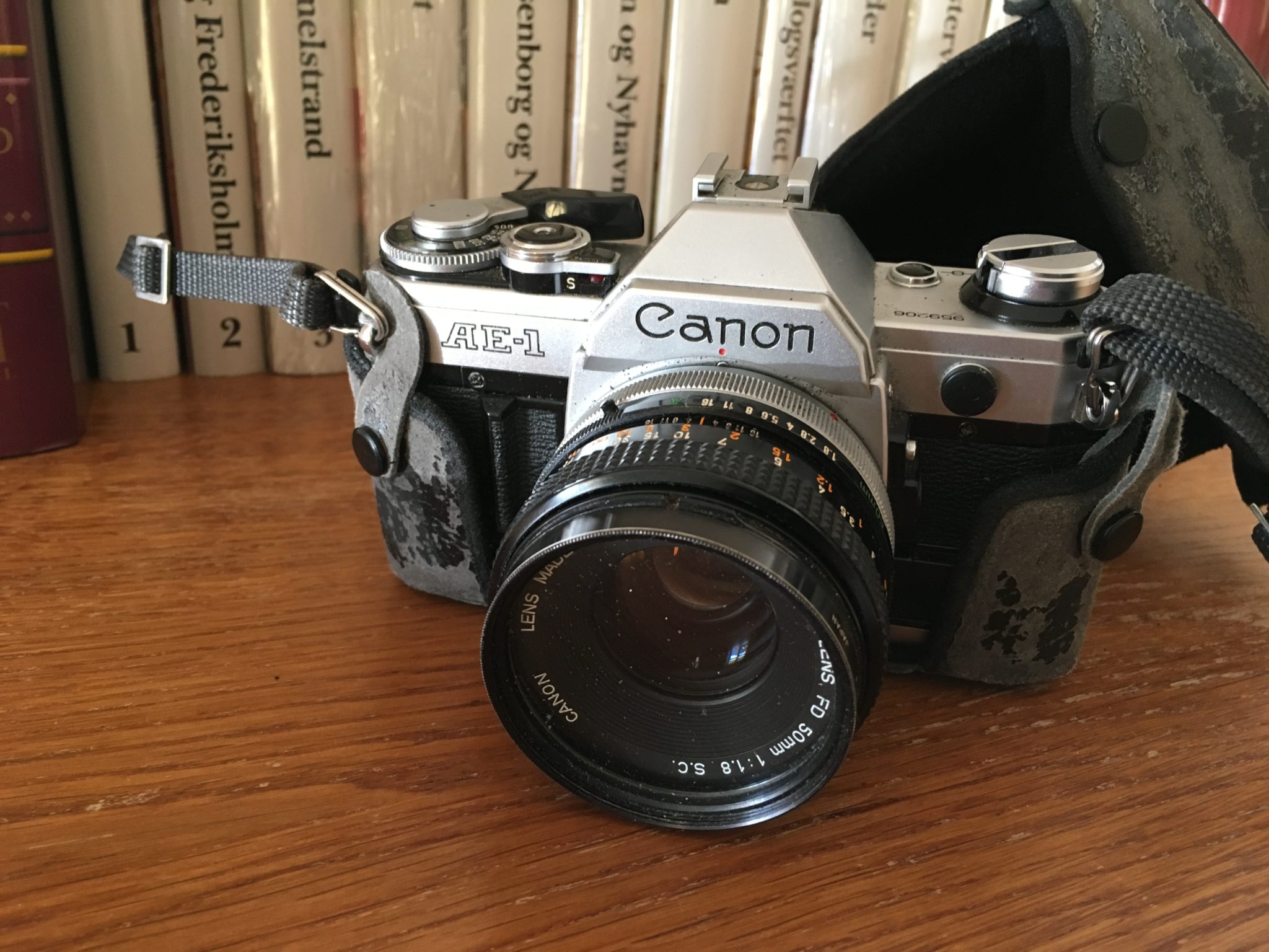 Canon AE-1, pris 300 kr