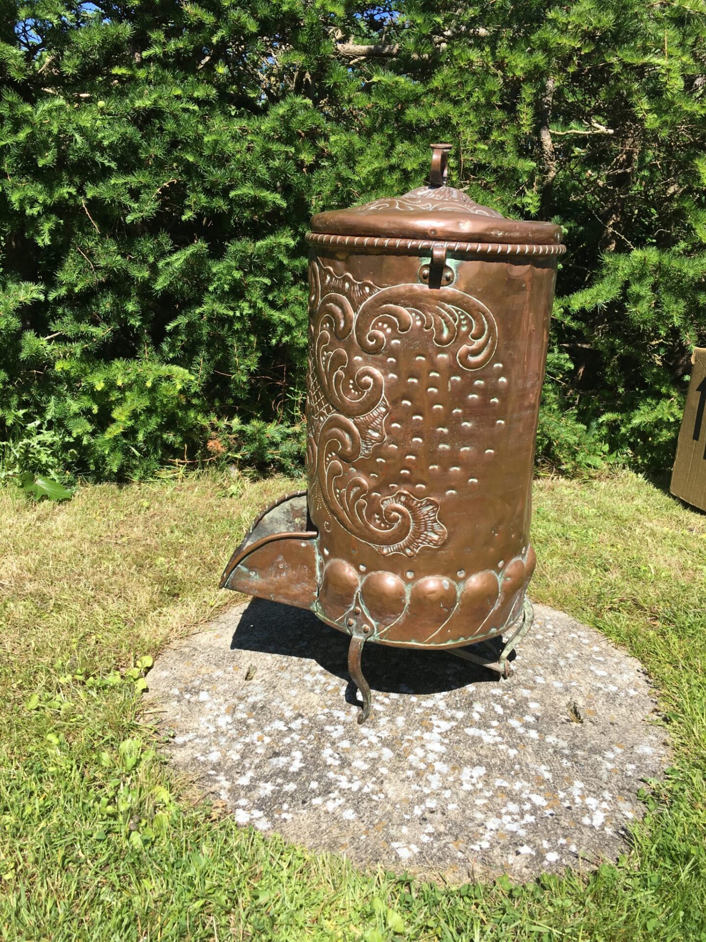 Beholder til koks fra 1800 tallet, pris 1000kr.