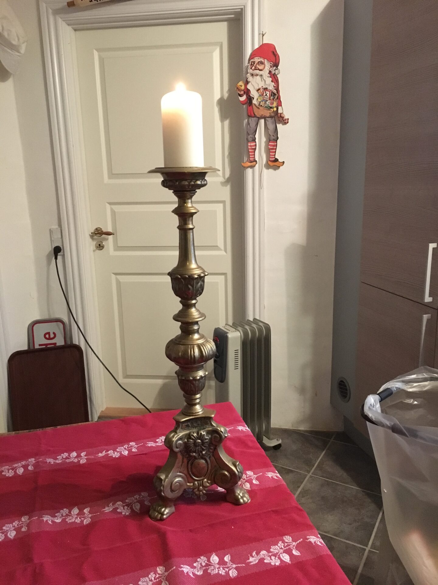 Stor antik messingstage, h= 60 cm. pris 800 kr