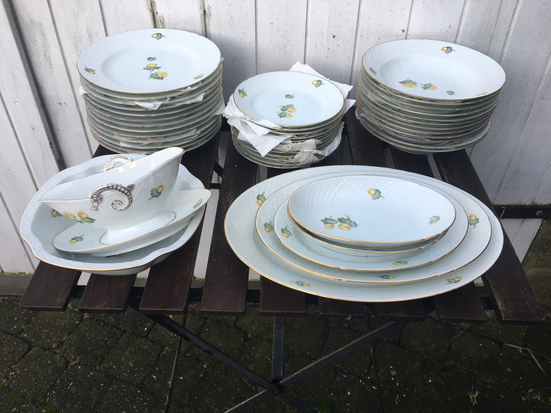 B&G Erantis, 12 pers. spisestel, 1. sortering, fineste stand (næsten ubrugt), 45 dele ialt 1800kr