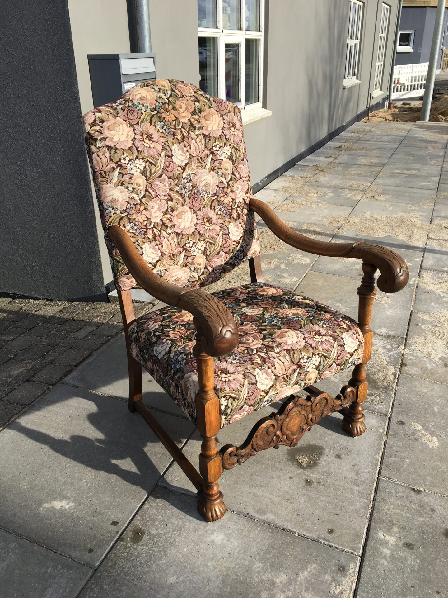 renæssance kongestol/tronstol, meget velholdt, pris 400kr