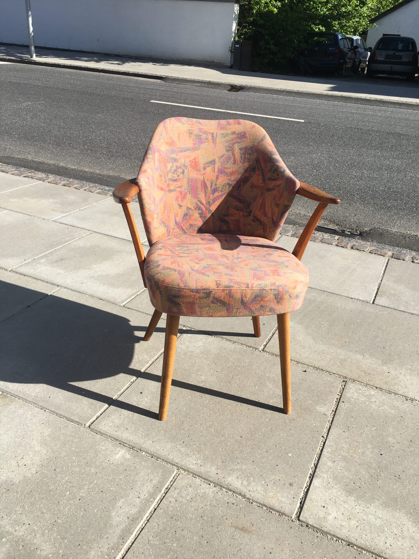 Retro armsto, teaktræ, velholdt, pris 800kr