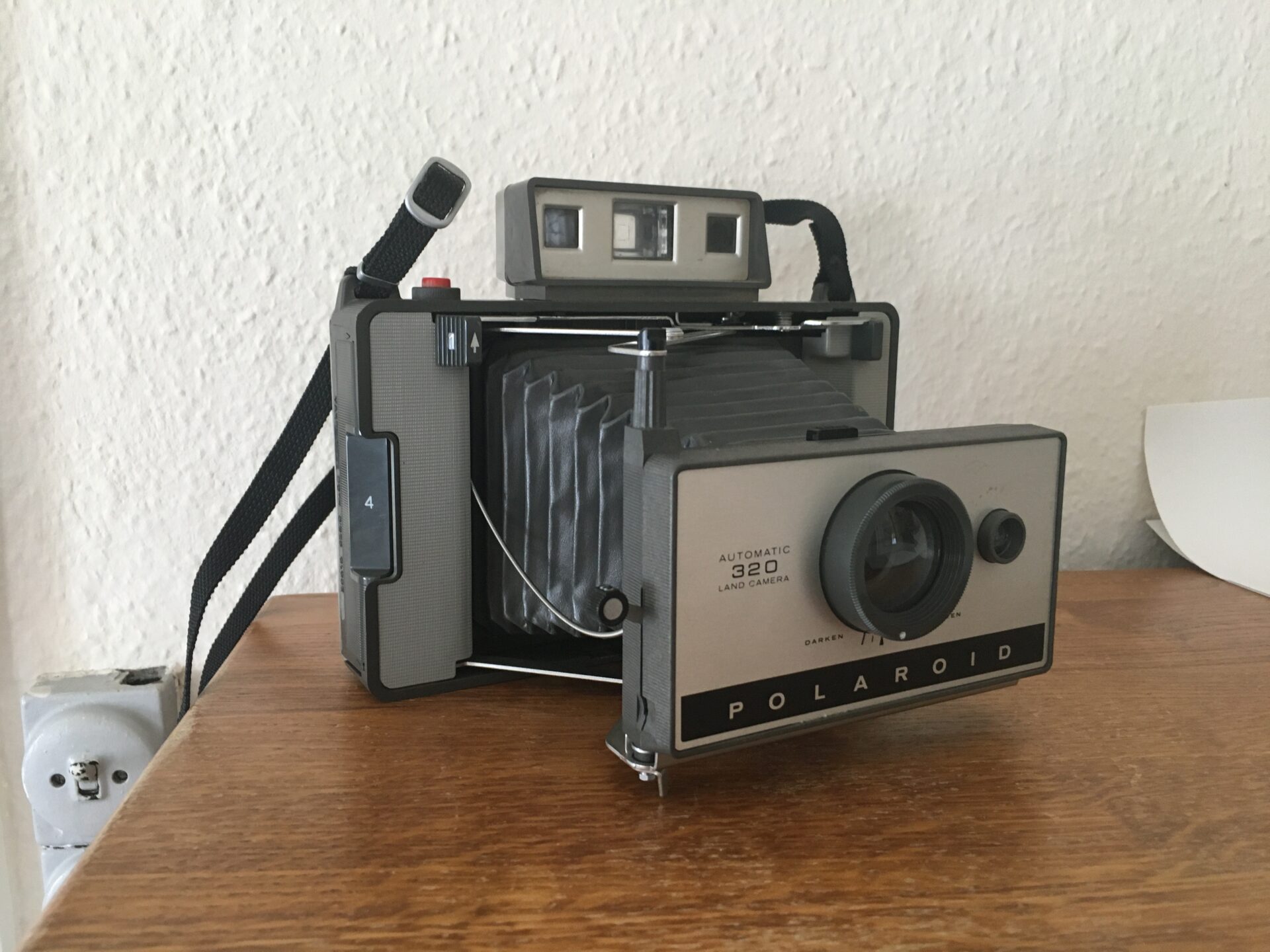 Polaroid Automatic 320 Land Camera.. Pris 300kr