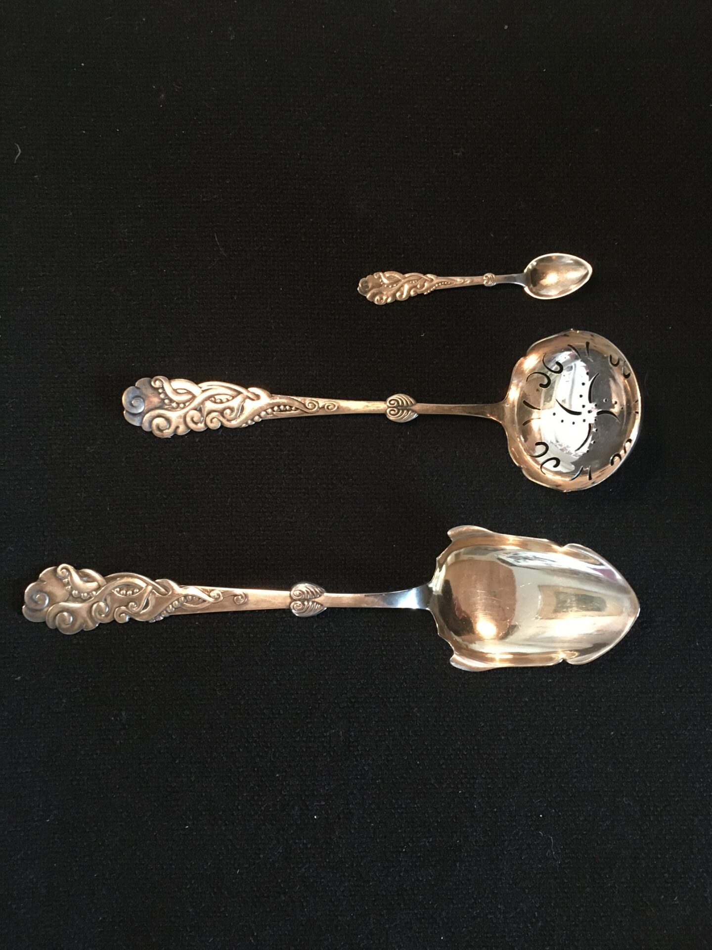 Tang, tretårnet sølv, kompotske 300kr, strøske 200 kr, saltske 100kr