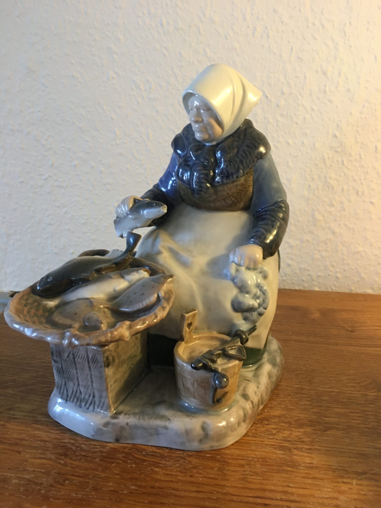Fiskerkone på Gammel Strand, B&G nr. 2233, fejlfri, 1. sortering, pris 1200 kr