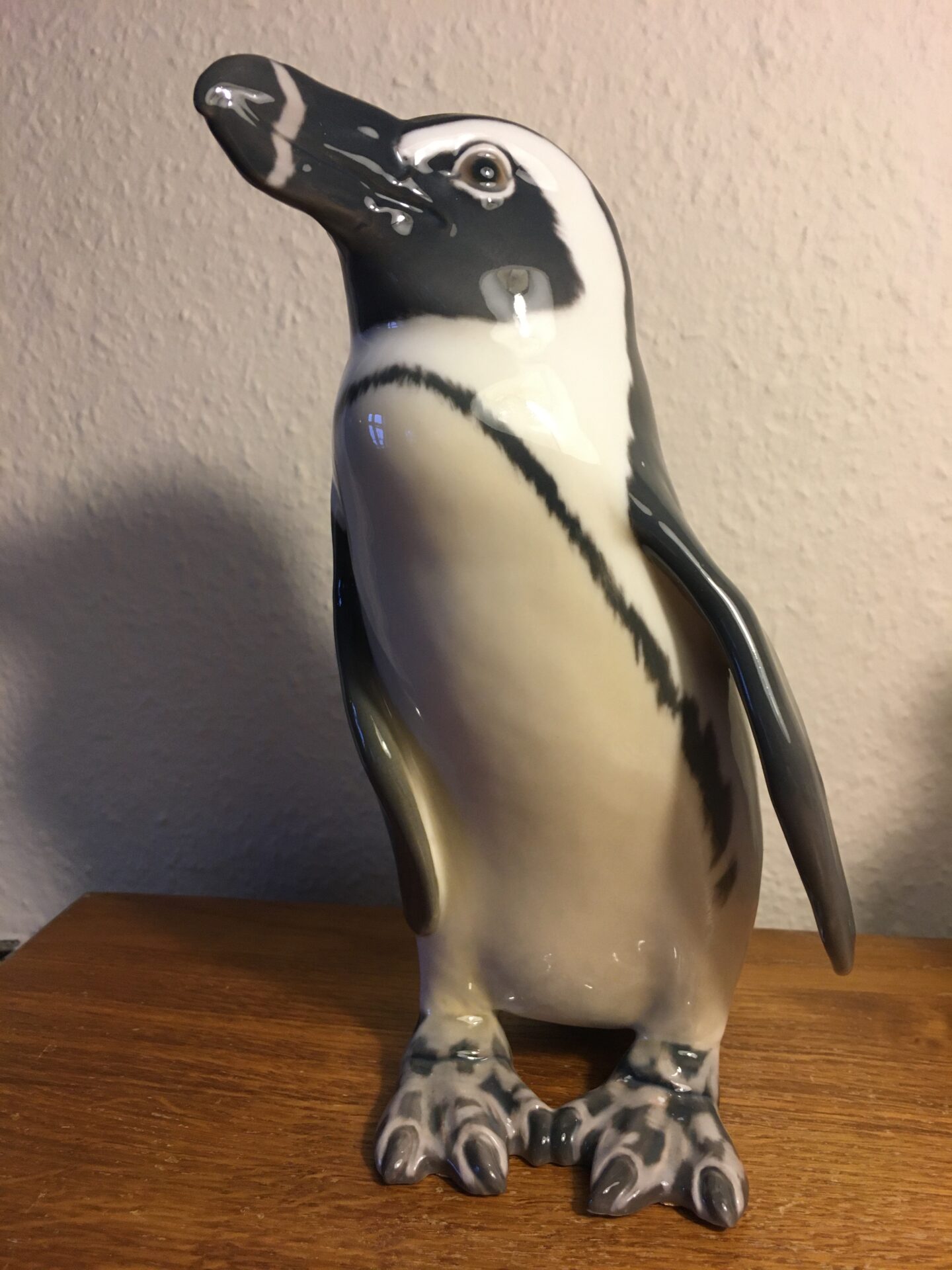 B&G figur nr 1822, Sortfods pingvin, h= 24,5 cm, fejlefri, pris 1000kr