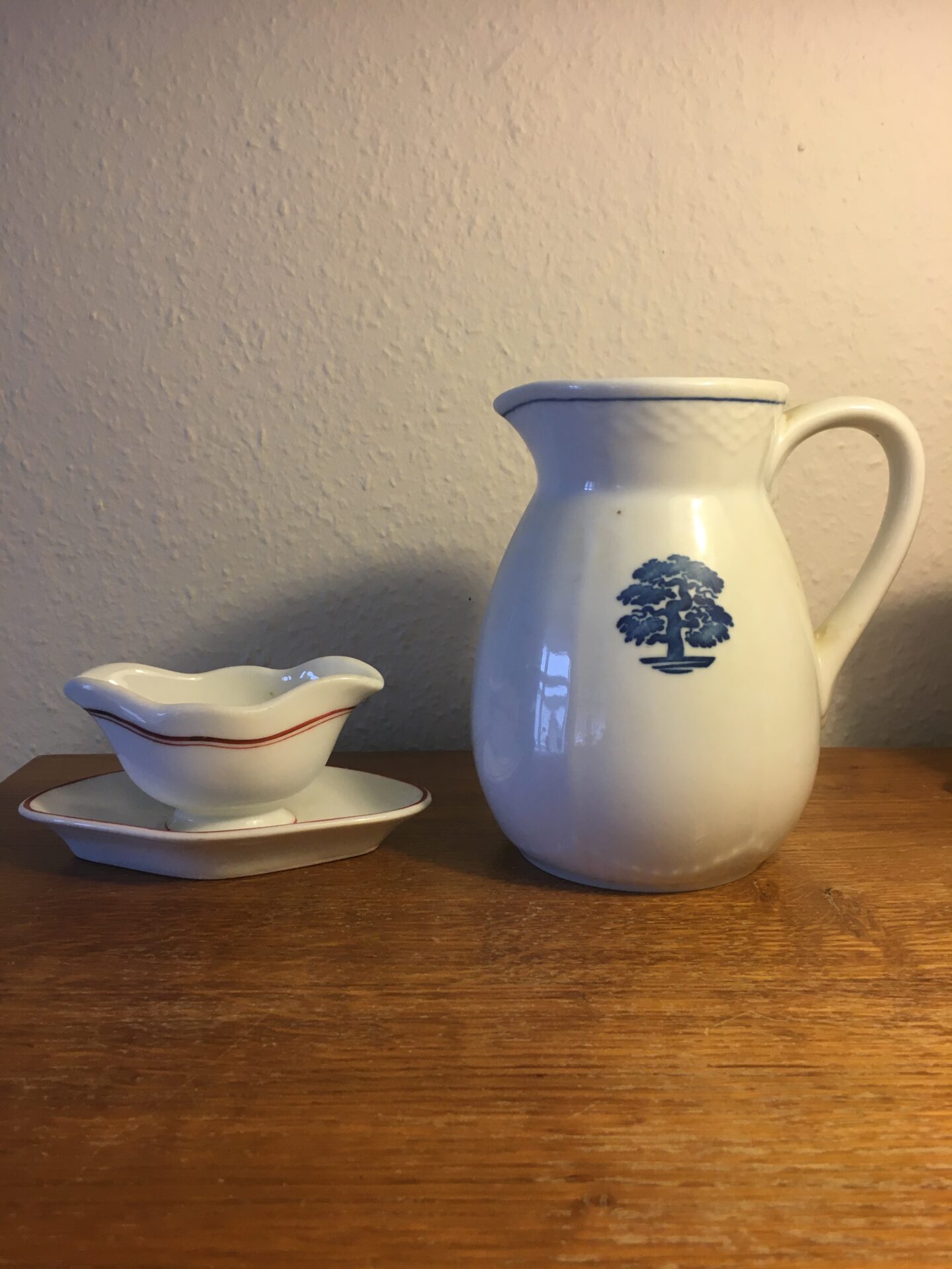 Hotelporcelæn mrk. henholdsvis