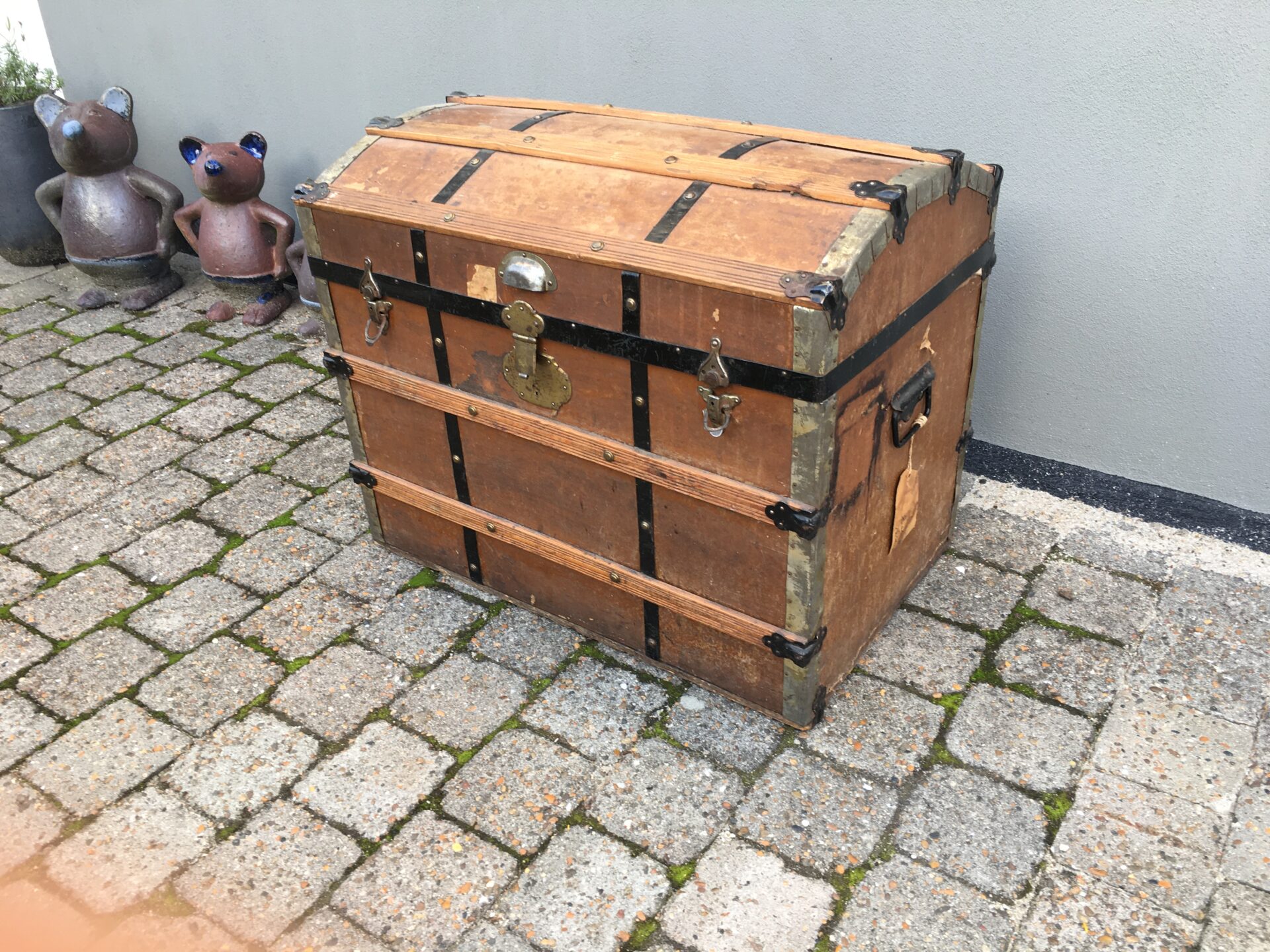 Rejsen til Amerika. Rejsekiste, l= 67 cm, pris 500kr