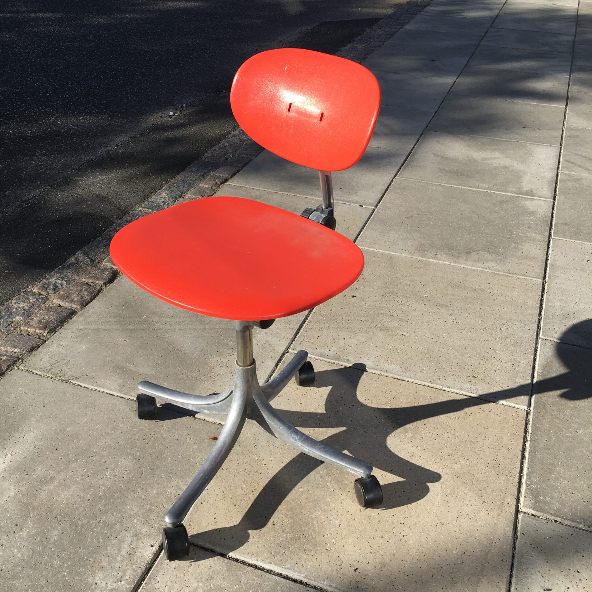 Retro kontorstol, stemplet Jørgen Rasmussen design, pris 500kr