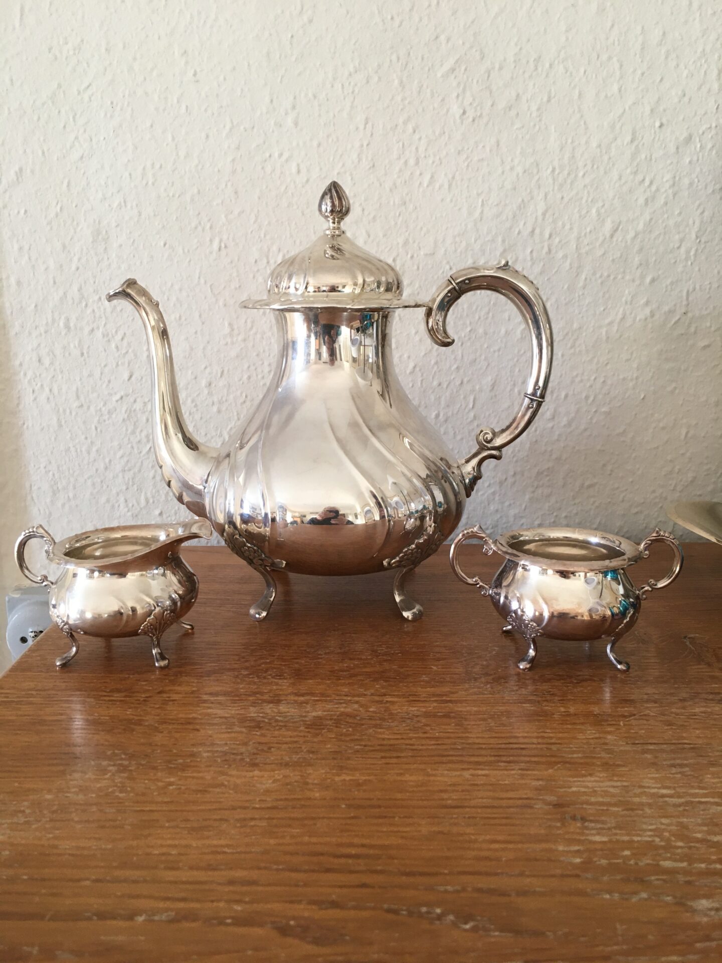 Norsk kaffesrevice af sølv, stemplet 830 S + N (mm), vægt 850 g. Pris 3500kr