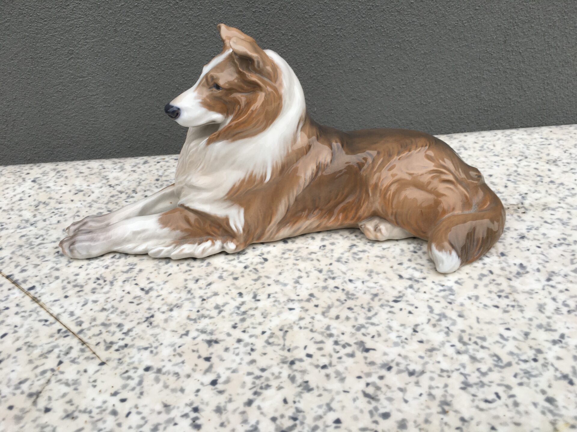 Collie/ Lassie, Kongelig Porcelæn, nr, 1701, 1. sortering, fejlfri, pris 1000kr