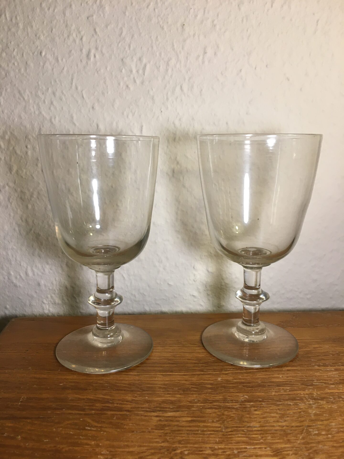 Antikke Berlinois/ Chr. d. 8. drikkeglas, opdrevet og anhæftet, h=15,5 cm. pris pr. stk 200 kr (6 st