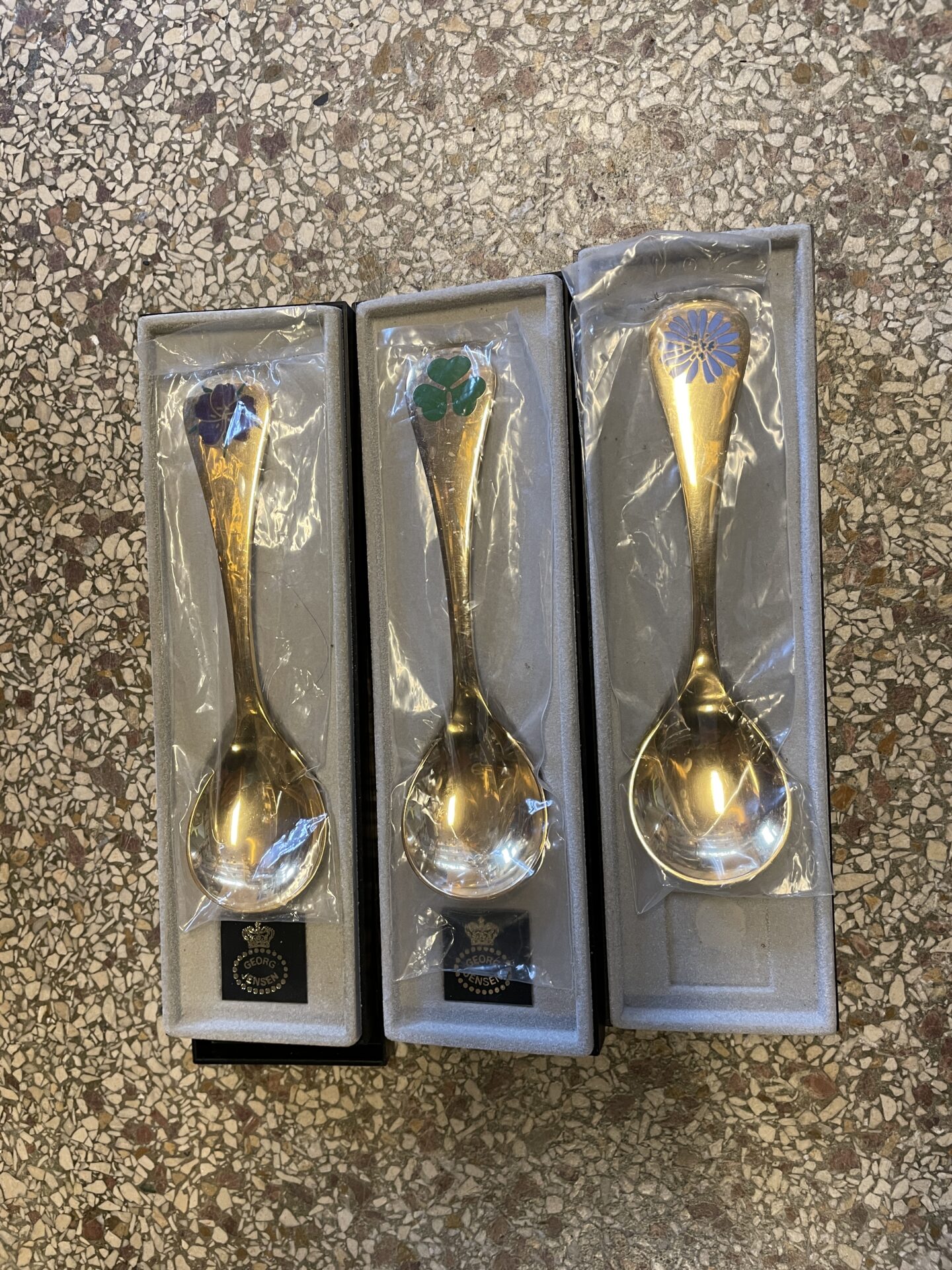 Georg Jensen årsskeer i original emballage, årg 74, 79 og 80, pris pr. stk 300kr
