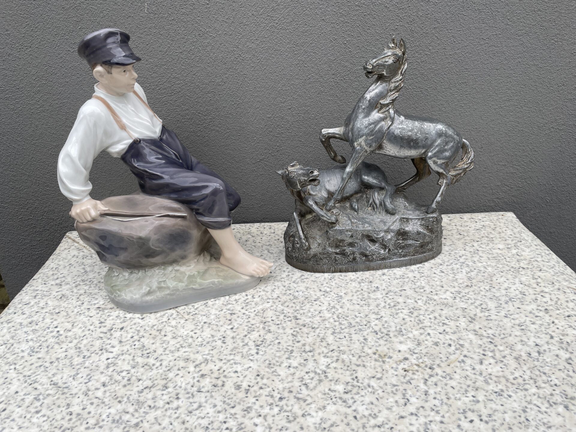 Kongelig figur, Vogterdreng, nr. 1659, h=31 cm. Pris 800kr