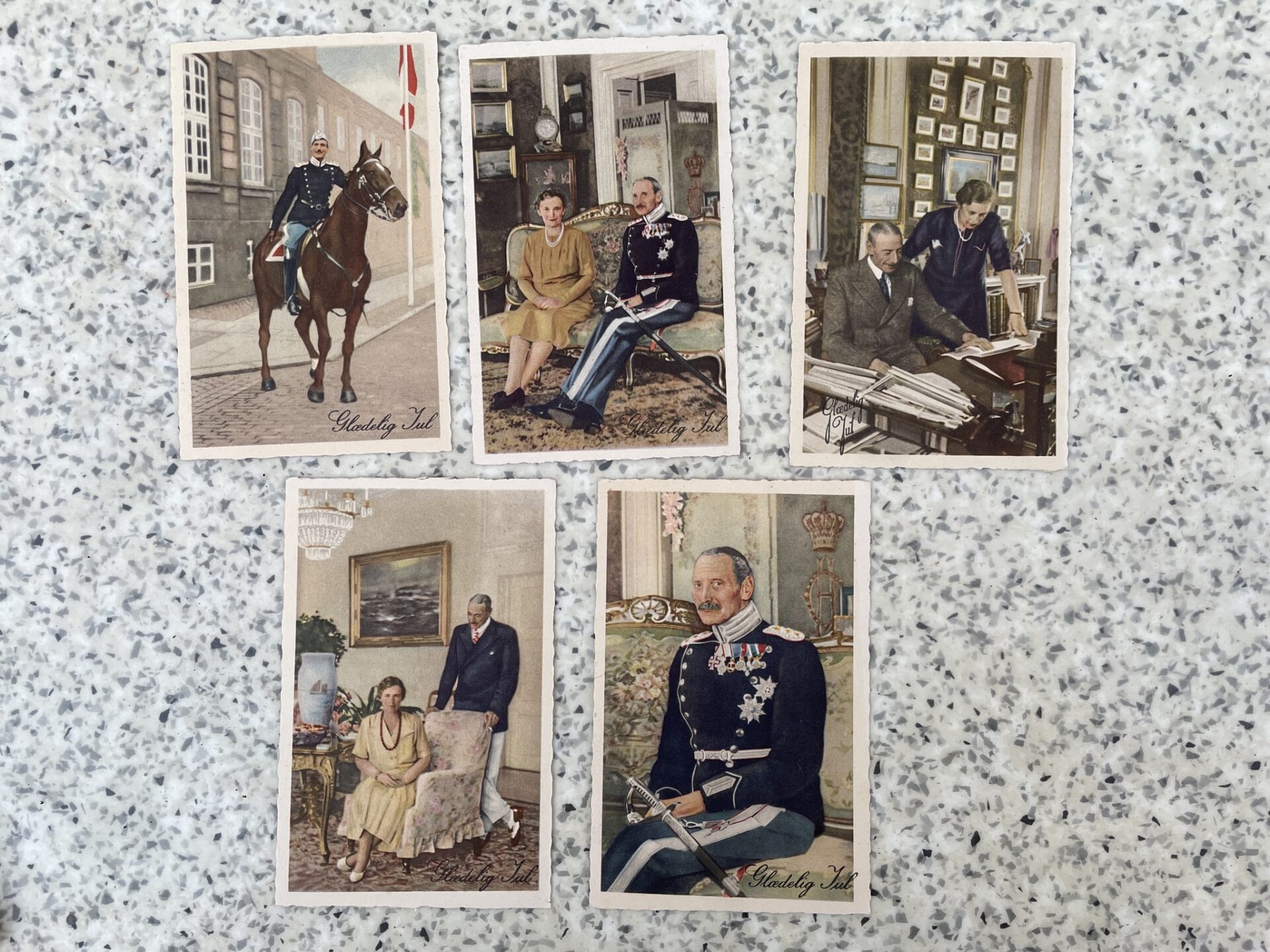 5 stk gamle ubrugte julekort. Motiver med Kong Chr. d. 10 og Dronning Alexandrine, samlet pris 150 k