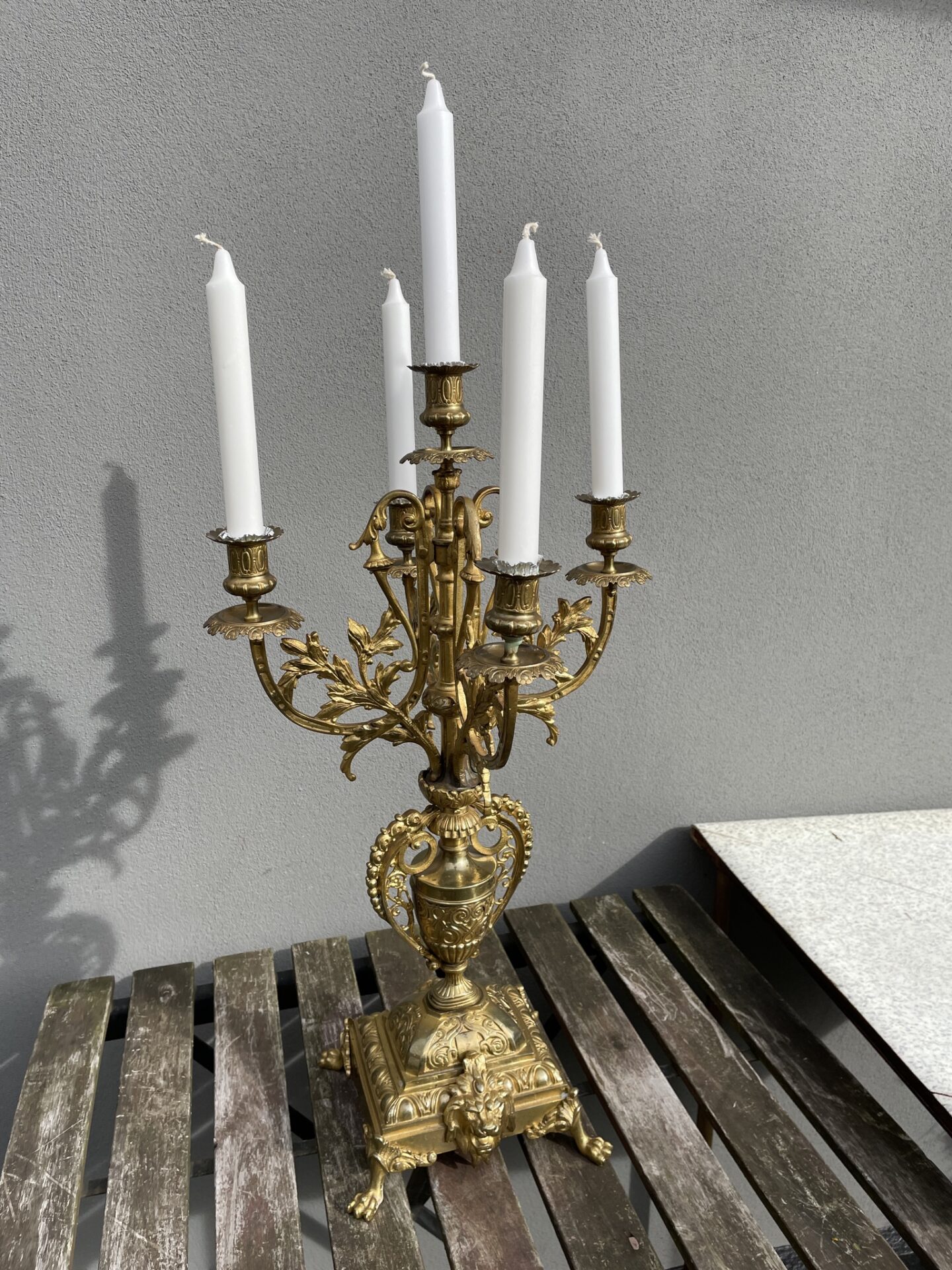 2 stk 5 armede bronzekandelabre, far 1800-tallet, h= 60 cm. 2 stk i alt 2000kr