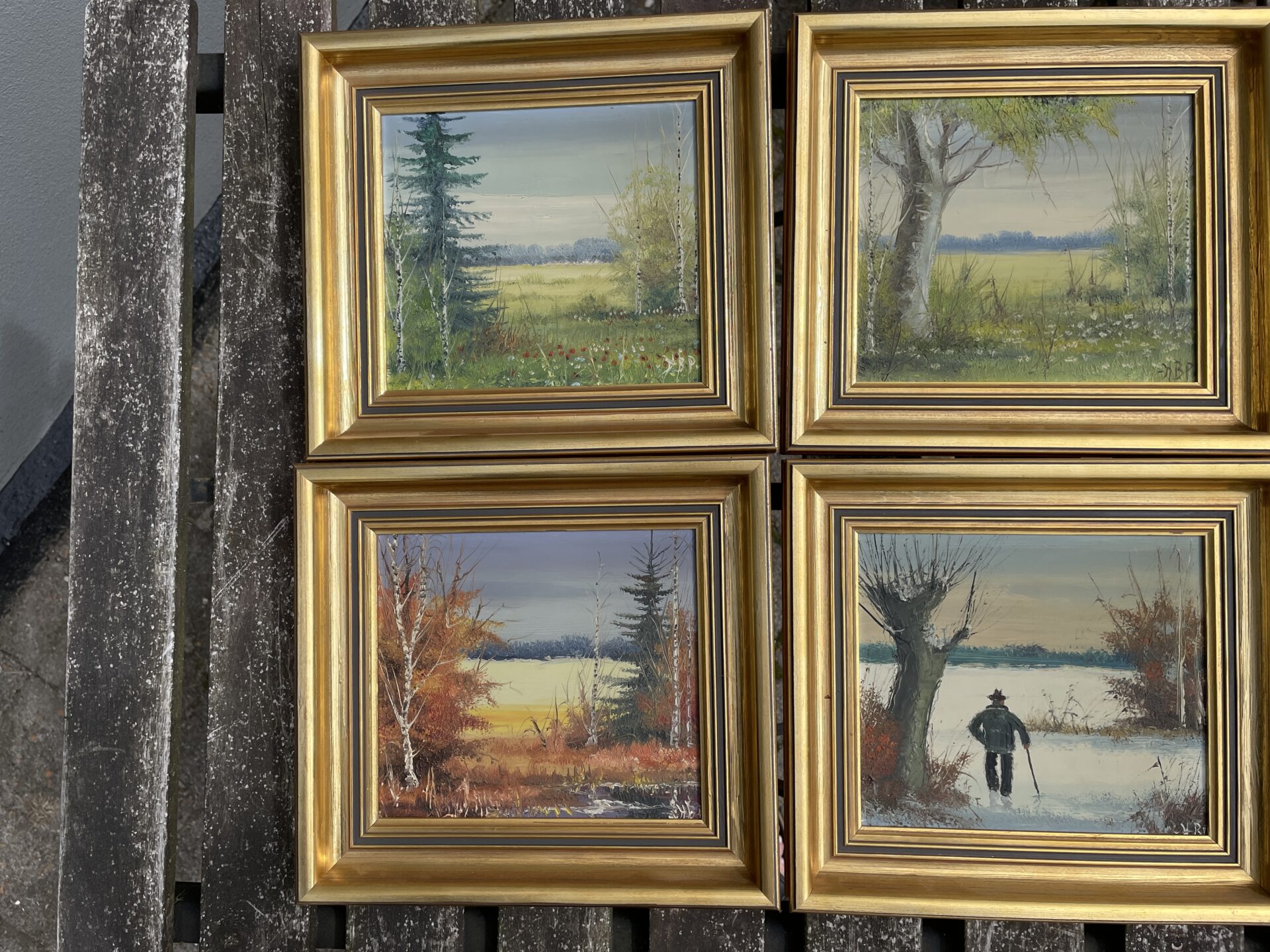 4 malerier (de 4 årstider) utydeligt signeret, rammemå 25x23 cm, samlet pris 700kr