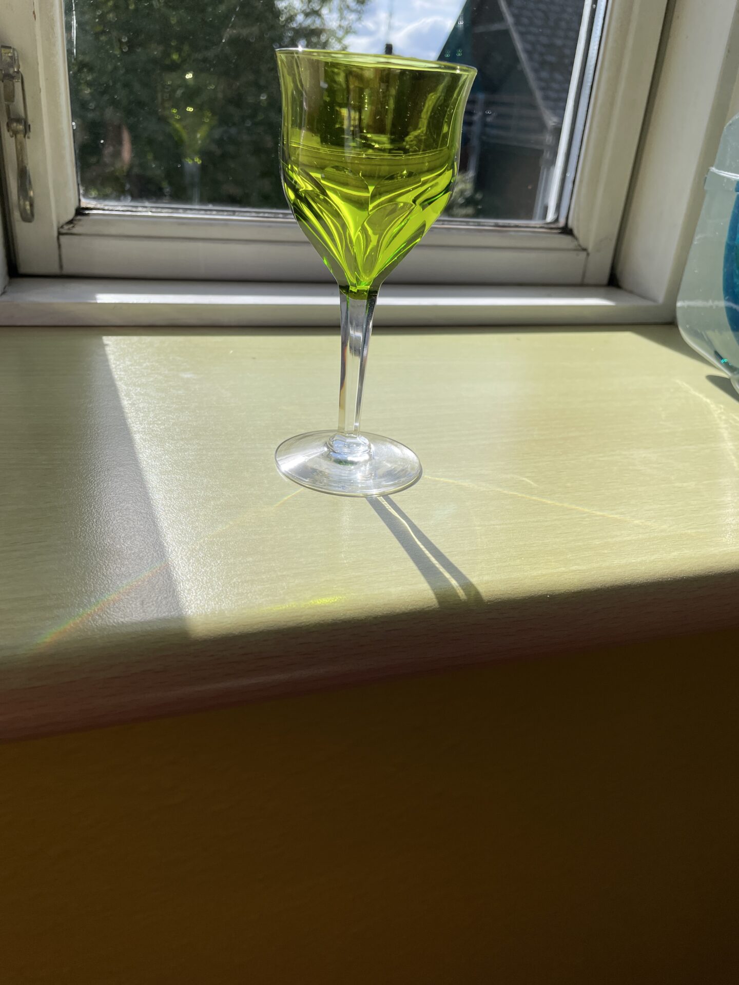 Olivengrønne Oreste hvidvinsglas fra Holmegaard, krystal,h=13,4 cm,