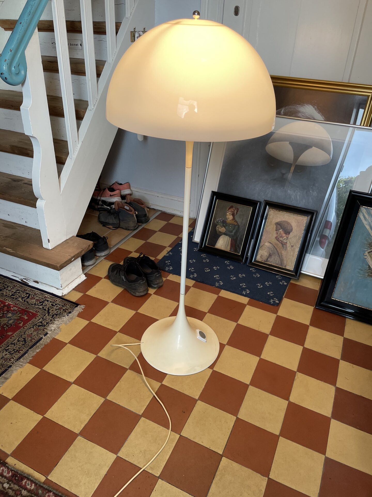 Louis Poulsen, Panthella gulvlampe, design Verner Panton, pris 1500kr