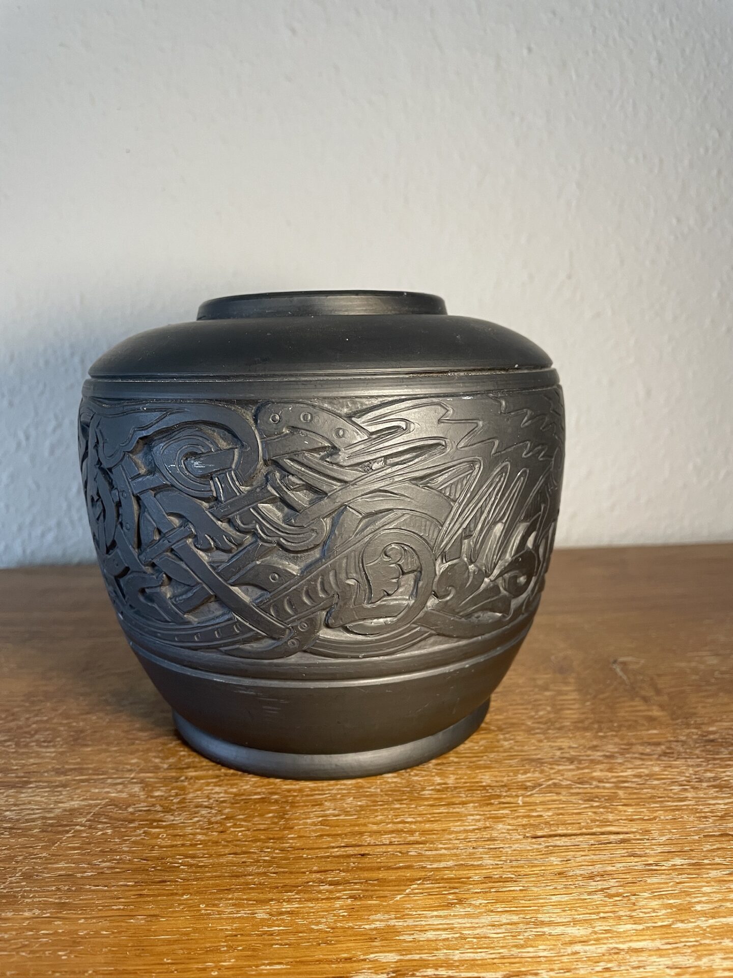 L. Kjorth, Terracotta vase nr 744, h= 15 cm, pris 800kr