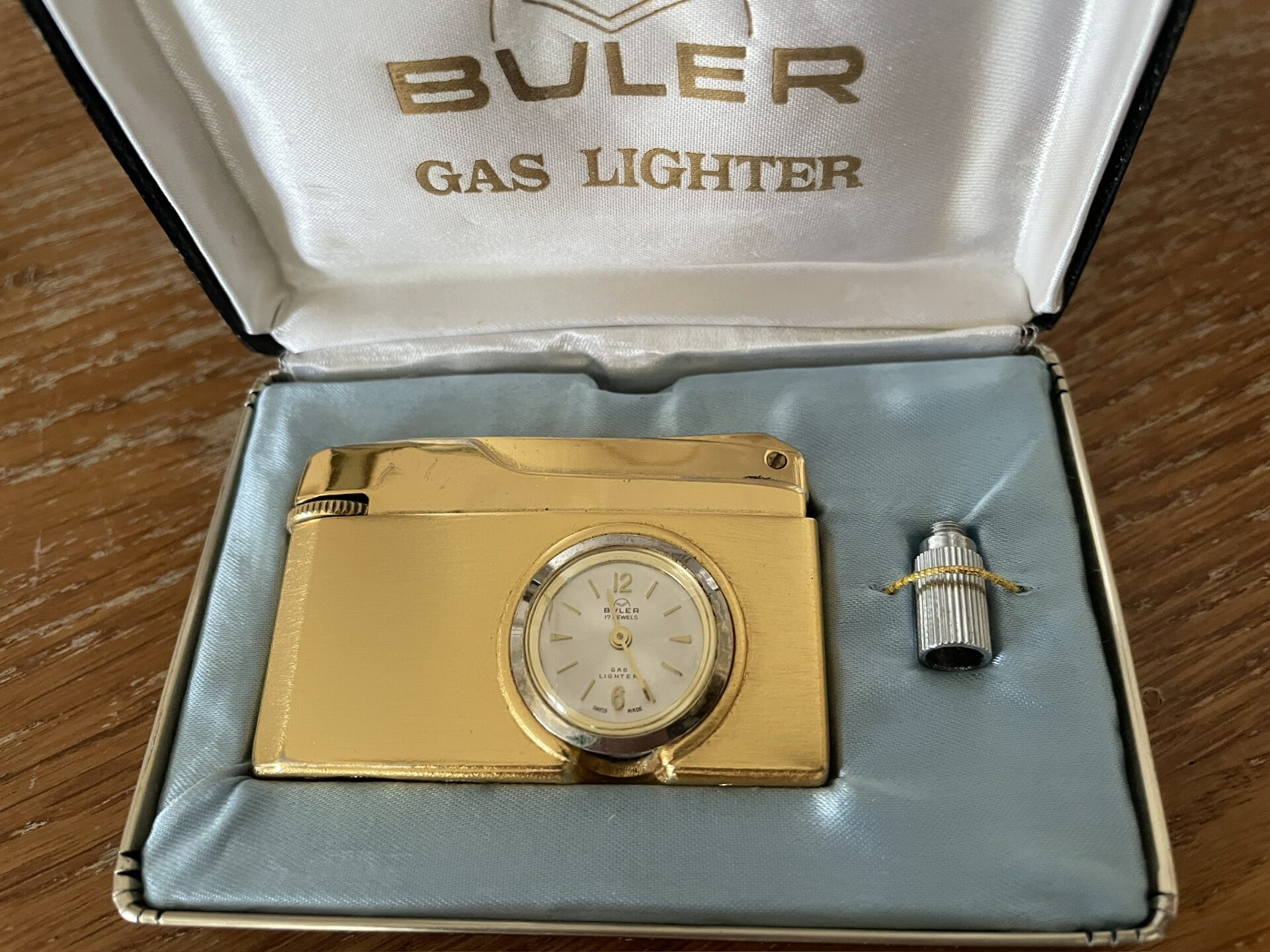 Vintage Buler gas lighter med indbygget ur og i original æske, pris 500kr